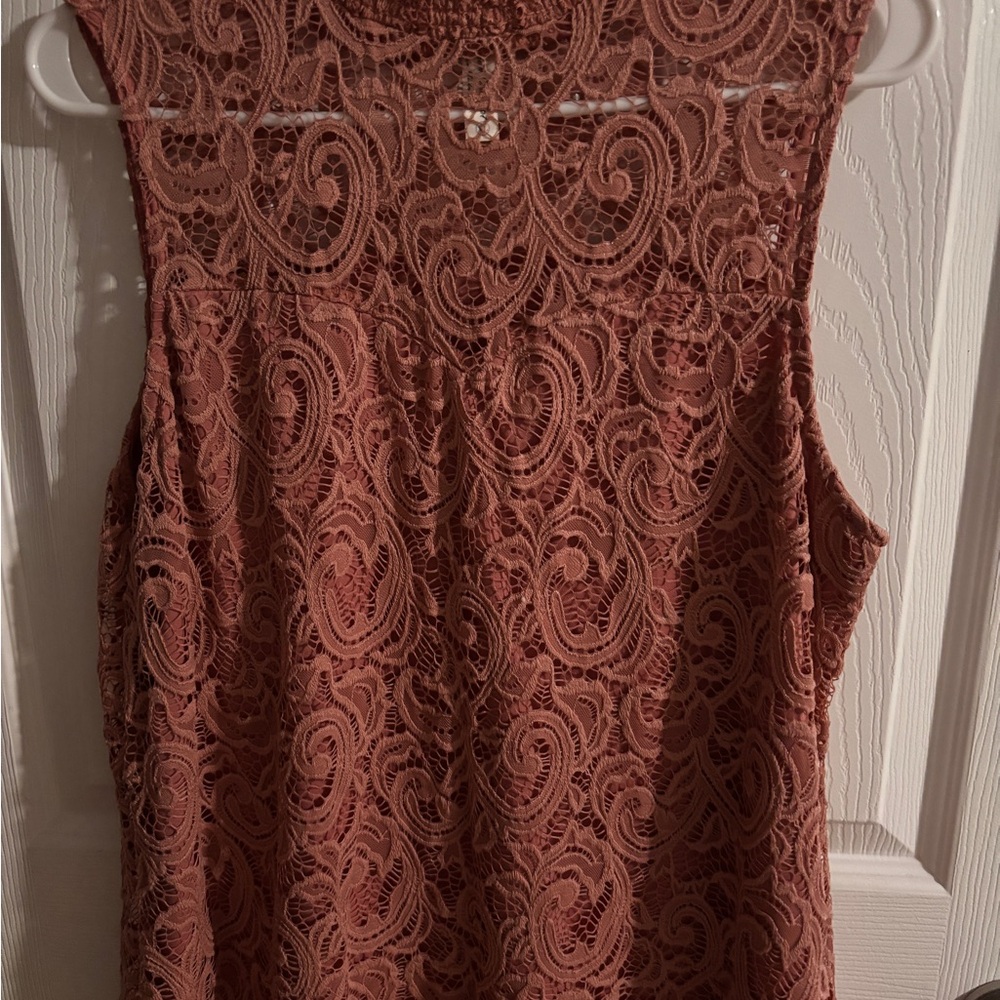 Elegant Lace Sleeveless Top